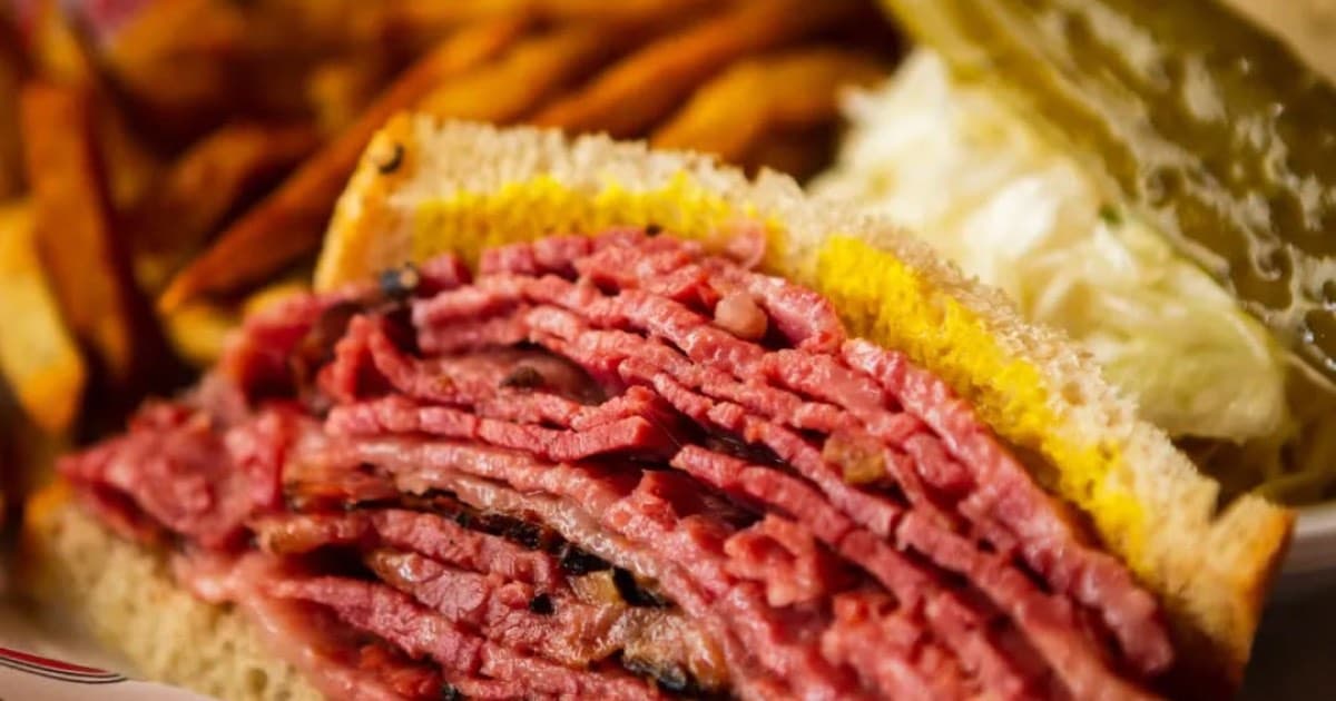 Première fois que vous essayez la viande fumée? Voici exactement quoi commander à Montréal