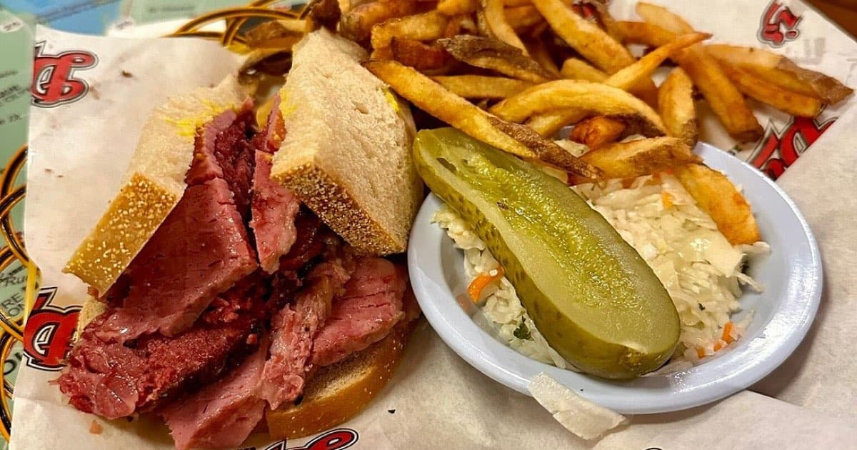 Ce que votre commande de viande fumée dit de vous : Analyse de personnalité de deli