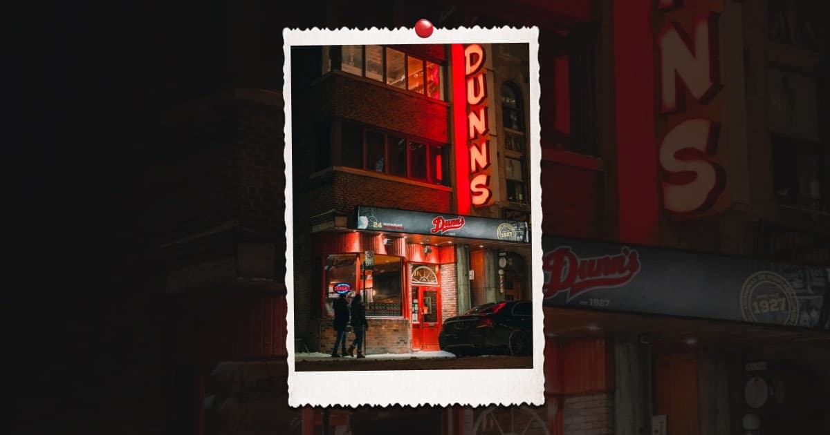 Envies de nuit à Montréal? Dunn’s Famous est la destination de viande fumée 24/7