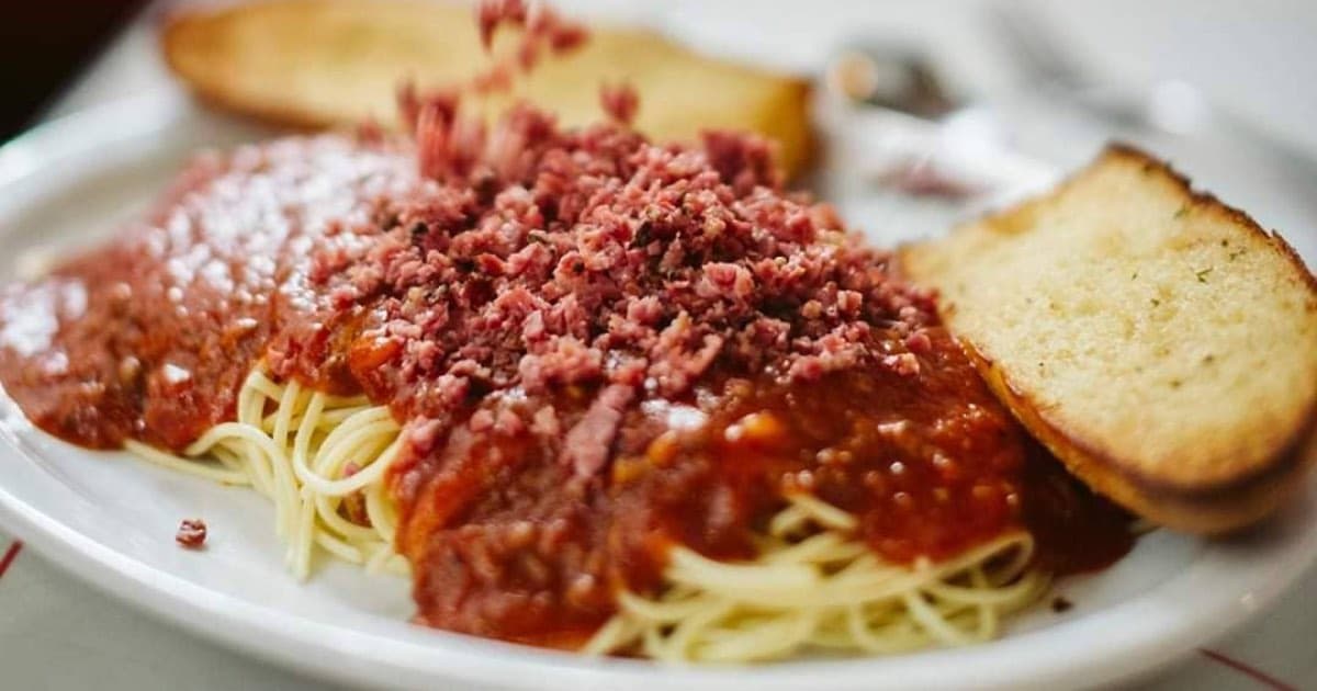 Pâtes au Viande Fumée : La Fusion de Comfort Food Ultime à Essayer