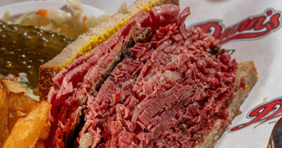 What to Put on a Montreal Smoked Meat Sandwich: The Classic Build