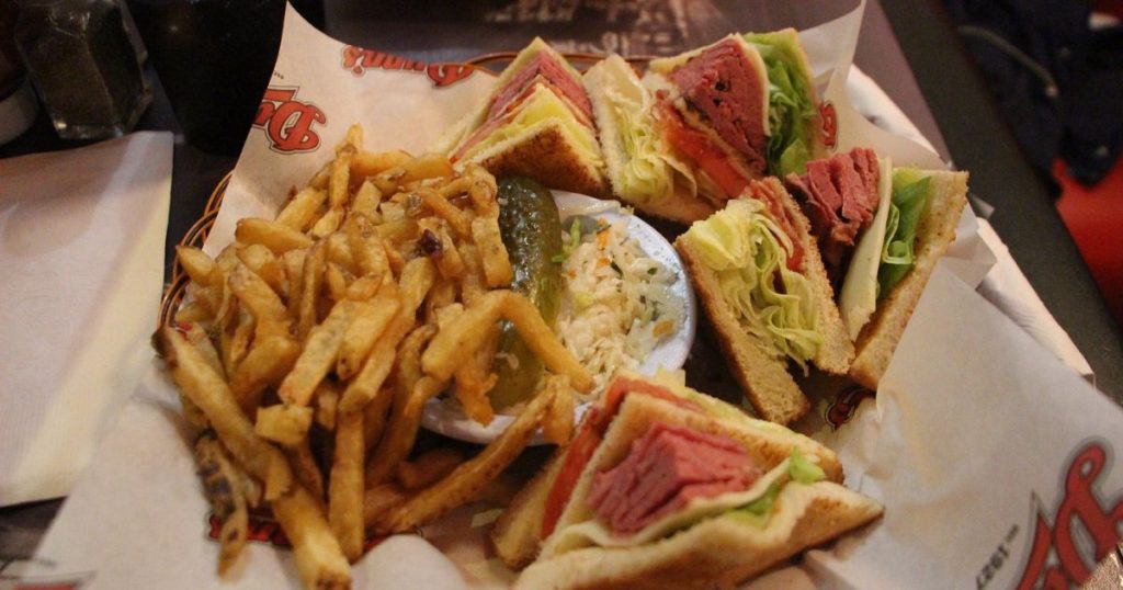 La Naissance de la Viande Fumée de Style Montréalais