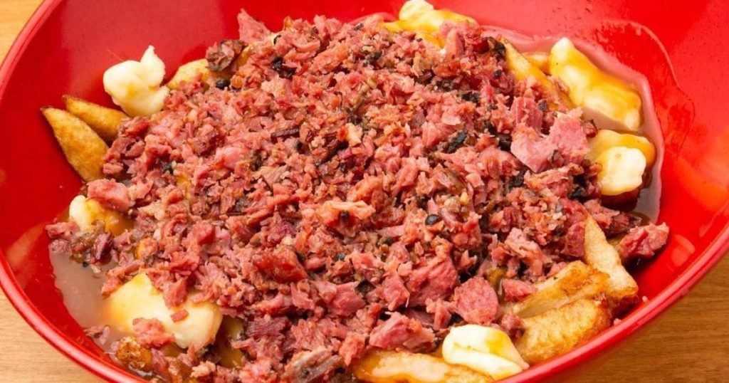 3. Poutine de Dunn's Famous