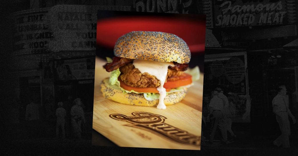 Burger de Poulet de Dunn’s Famous : Qu'est-ce qu'il y a à l'intérieur
