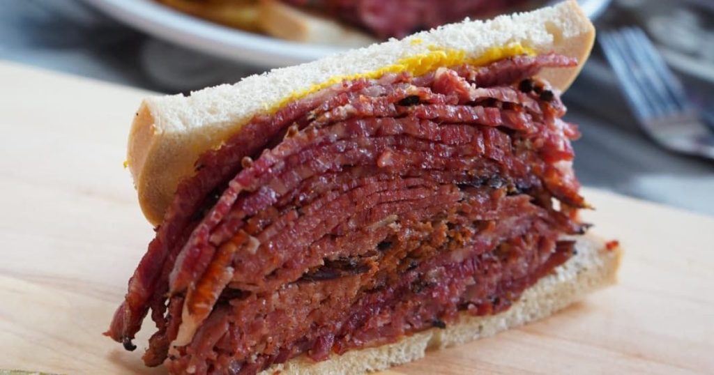 Plats de Viande Fumée du Monde Entier