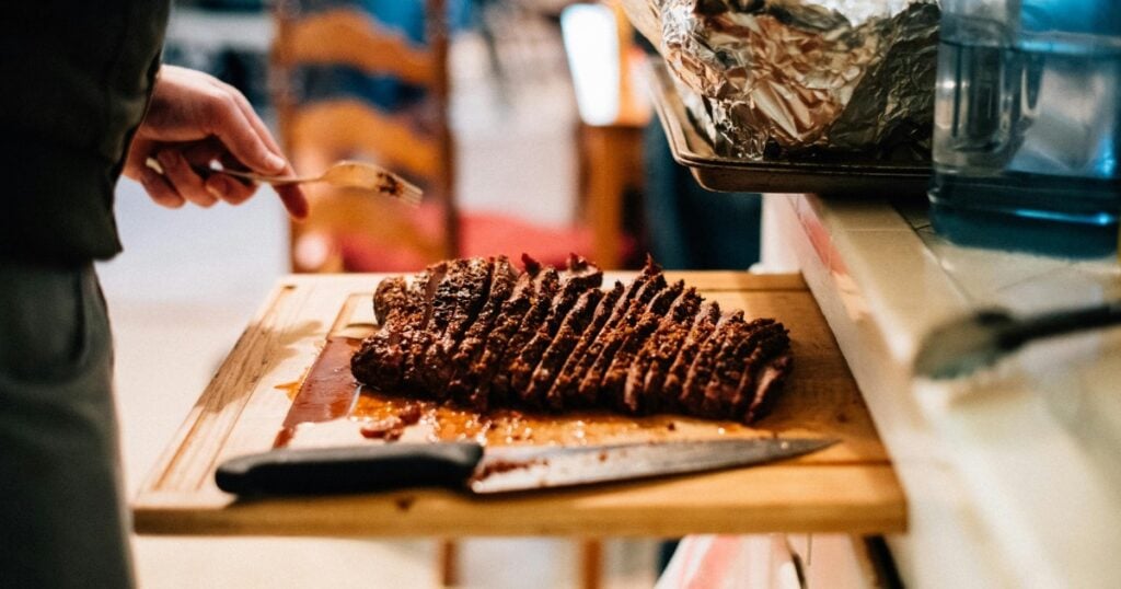 How Spicy BBQ Brisket Stands Out Among Montreal’s Best Smoked Meat Dishes