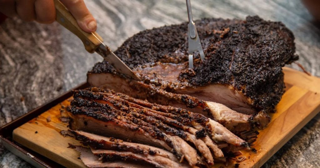 Hand-Slicing vs. Meat Slicer: What the Experts Say